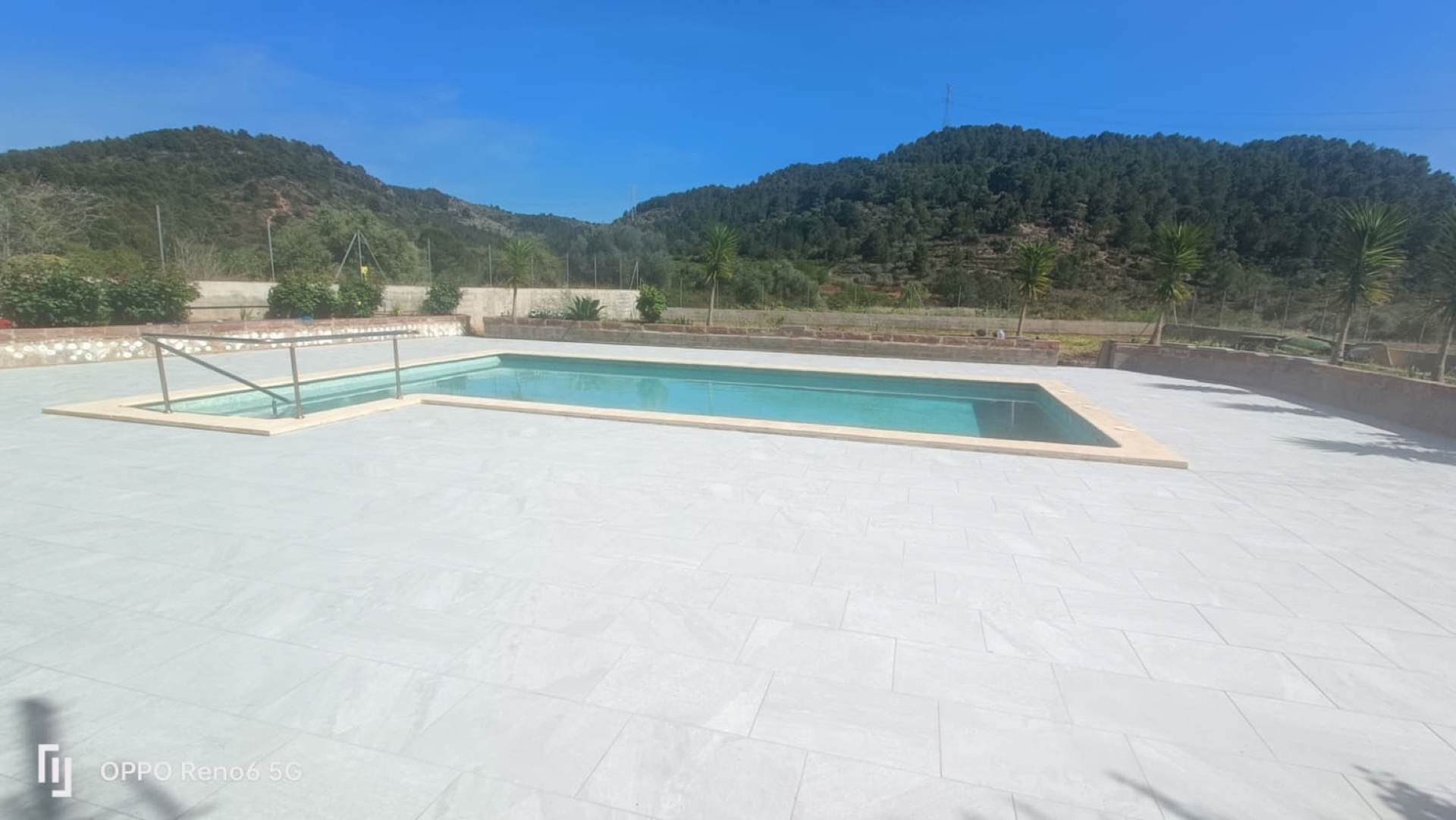Alicatado de porcelánico en piscina — Gres y porcelánico en Castellón y provincia por Refor-Mat — foto 1 de 6